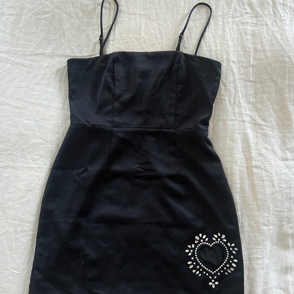 Revolve - Superdown - Cait Heart Cut Out Dress in Black